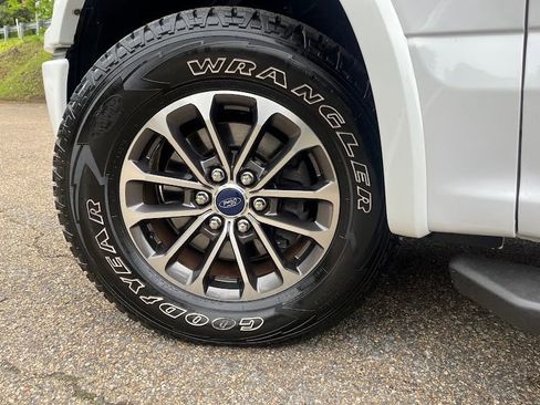 Used 2019 Ford F150 XLT w/ Equipment Group 302A Luxury AWD/4WD image 49
