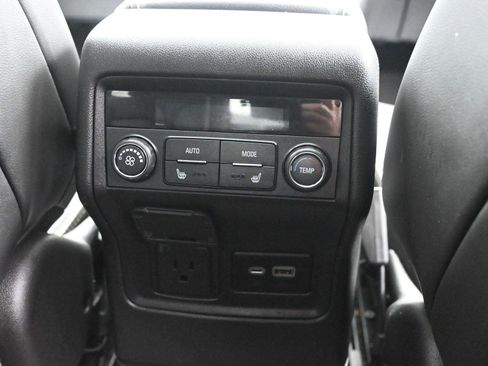 Used 2022 GMC Acadia Denali w/ Denali Ultimate Package image 14