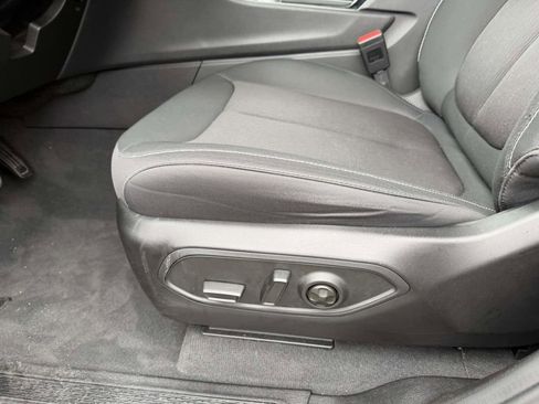 Used 2023 Jeep Grand Cherokee Laredo w/ Luxury Tech Group I AWD/4WD image 23