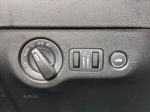Used 2023 Dodge Charger SXT RWD image 15