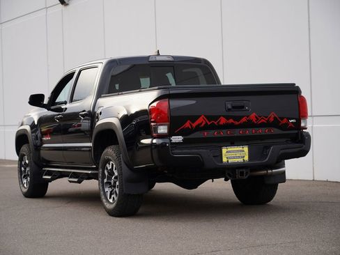 Used 2019 Toyota Tacoma TRD Off-Road image 5