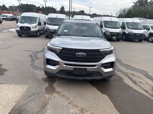 Used 2021 Ford Explorer 4WD image 2
