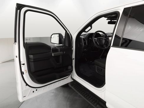 Used 2020 Ford F150 XLT w/ Equipment Group 302A Luxury image 11