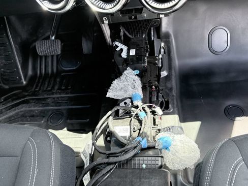 Used 2024 Chevrolet Blazer EV AWD Police image 16