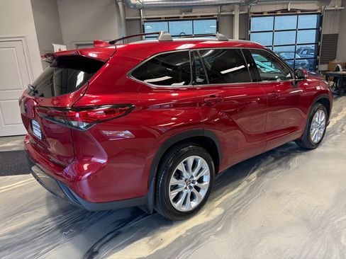 Used 2021 Toyota Highlander Limited AWD/4WD image 34
