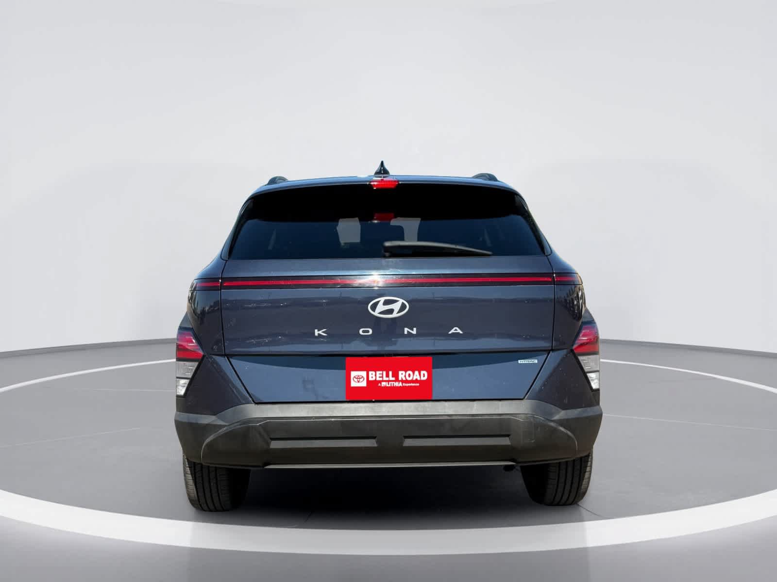Used 2024 Hyundai Kona SEL AWD/4WD image 3