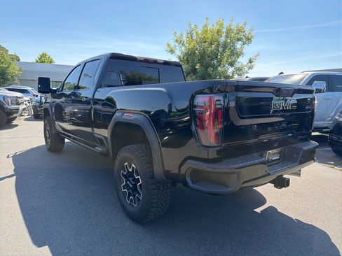Used 2024 GMC Sierra 2500 AT4X AWD/4WD image 4