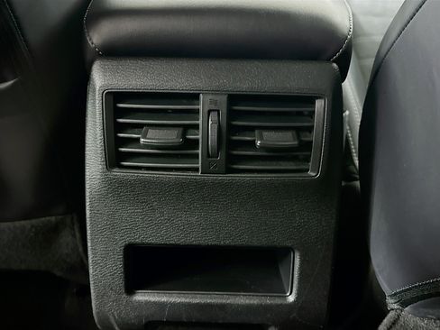 Used 2024 Mitsubishi Outlander SE image 28