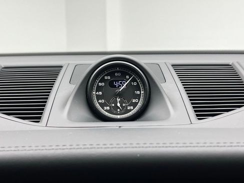 Used 2023 Porsche Macan S image 12