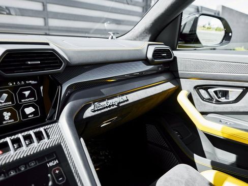 Used 2021 Lamborghini Urus AWD/4WD image 81