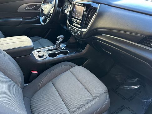 Used 2023 Chevrolet Traverse LT image 21