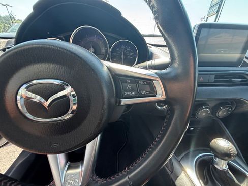 Used 2016 MAZDA MX-5 Miata Club w/ Brembo/BBS Package RWD image 17