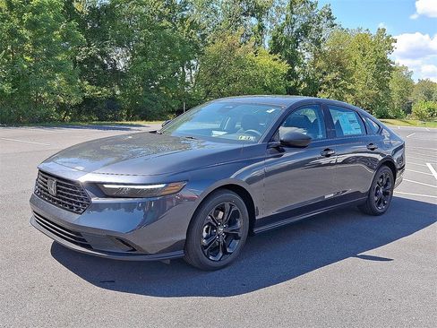 New 2025 Honda Accord SE image 2