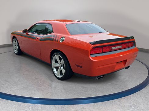 Used 2009 Dodge Challenger SRT8 w/ SRT Option Group II RWD image 7