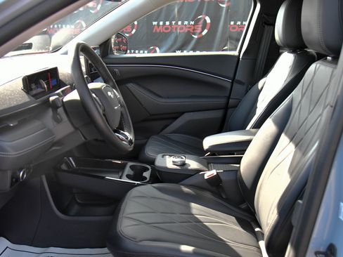 Used 2024 Ford Mustang Mach-E Select w/ Comfort Package Lite image 18