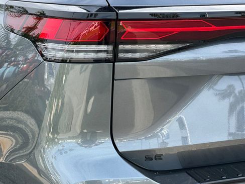 New 2026 Volkswagen Tiguan SE R-Line FWD image 7