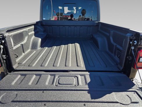 New 2026 Jeep Gladiator Rubicon w/ Steel Power Dome Hood Package AWD/4WD image 6