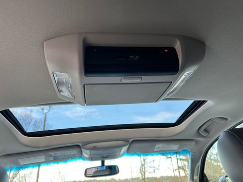 Used 2015 Toyota Sequoia Platinum image 38