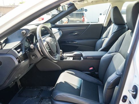 Used 2022 Lexus ES 300h w/ Premium Package FWD image 17