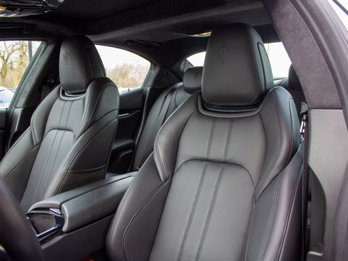 Used 2022 Maserati Ghibli Modena Q4 image 12