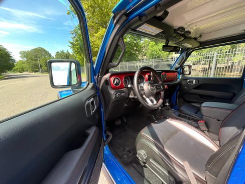 Used 2021 Jeep Wrangler Unlimited Rubicon AWD/4WD image 9