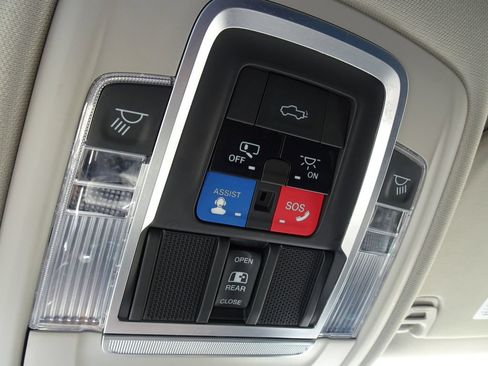 Used 2022 RAM 1500 Laramie AWD/4WD image 25