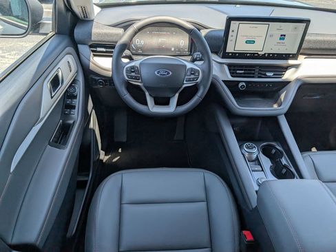 New 2026 Ford Explorer Active w/ Active Comfort Package RWD image 8