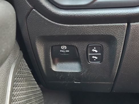 Used 2019 RAM 1500 4x4 Crew Cab image 19
