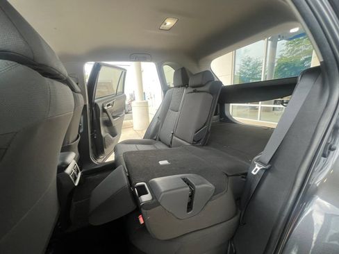 Used 2025 Toyota RAV4 XLE AWD/4WD image 27