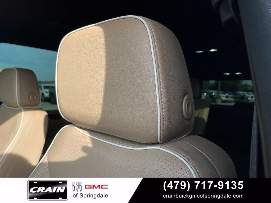 Used 2024 Chevrolet Tahoe Premier AWD/4WD image 21