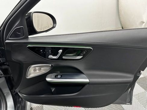Used 2025 Mercedes-Benz C 300 4MATIC Sedan image 28
