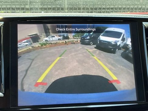 Used 2023 Chrysler Pacifica Touring-L FWD image 38