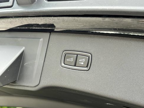Used 2026 Porsche Cayenne AWD/4WD image 22
