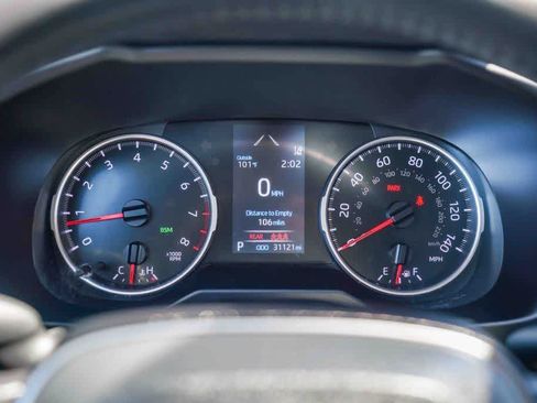 Used 2022 Toyota RAV4 XLE Premium FWD image 17
