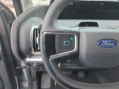 New 2025 Ford Expedition Platinum w/ Driver's Package image 23