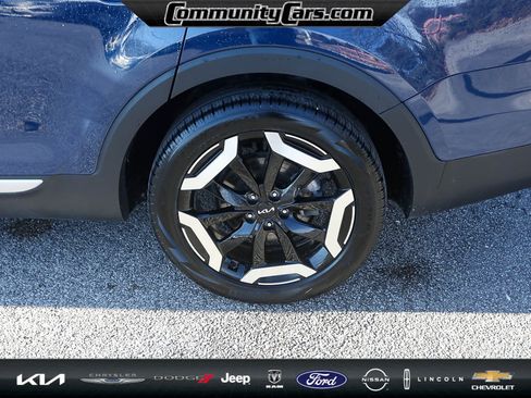 Used 2024 Kia Telluride EX image 4