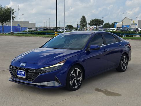 Used 2023 Hyundai Elantra Limited w/ Cargo Package FWD image 8