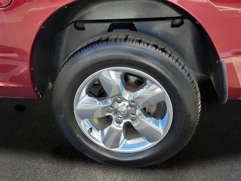 Used 2018 RAM 1500 Express w/ Express Value Package RWD image 32