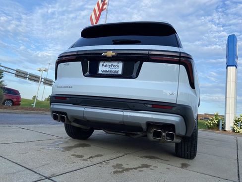 Used 2024 Chevrolet Traverse LT FWD image 54