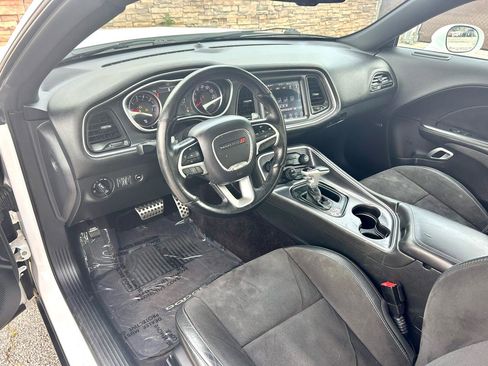 Used 2017 Dodge Challenger GT w/ Driver Convenience Group AWD/4WD image 12