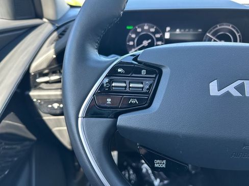 Used 2023 Kia Niro Wave w/ Wave Preserve Package FWD image 16