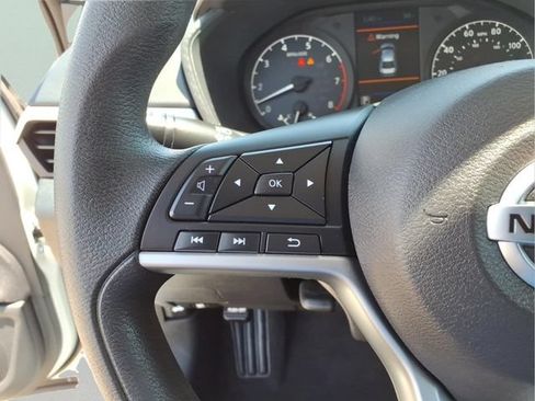 Used 2022 Nissan Altima 2.5 S FWD image 16