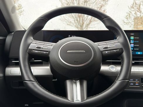 Used 2025 Hyundai Kona SEL AWD/4WD image 23