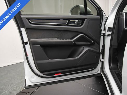 Used 2023 Porsche Cayenne GTS image 43