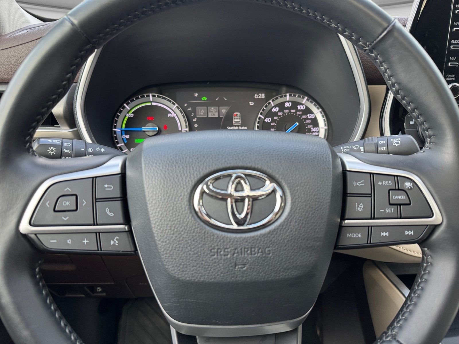 Used 2022 Toyota Highlander XLE AWD/4WD image 20