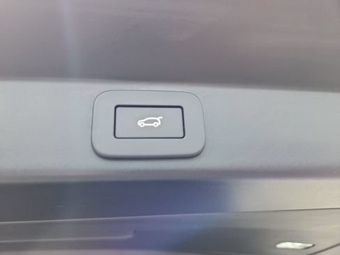 Used 2025 Land Rover Range Rover Sport Dynamic SE AWD/4WD image 14