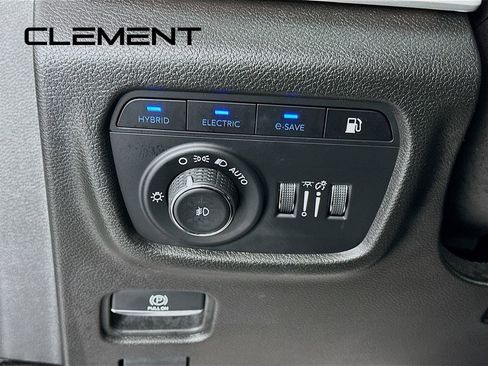 Used 2022 Jeep Grand Cherokee Limited 4xe image 12