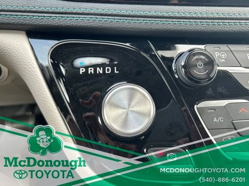 Used 2020 Chrysler Pacifica Limited w/ Advanced Safetytec Group FWD image 22
