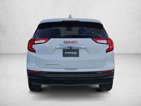 Used 2024 GMC Terrain SLE image 7