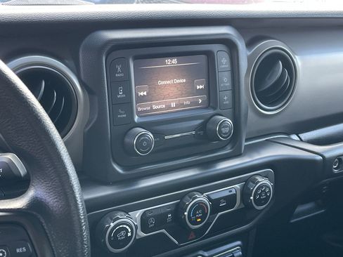 Used 2021 Jeep Gladiator Sport AWD/4WD image 32